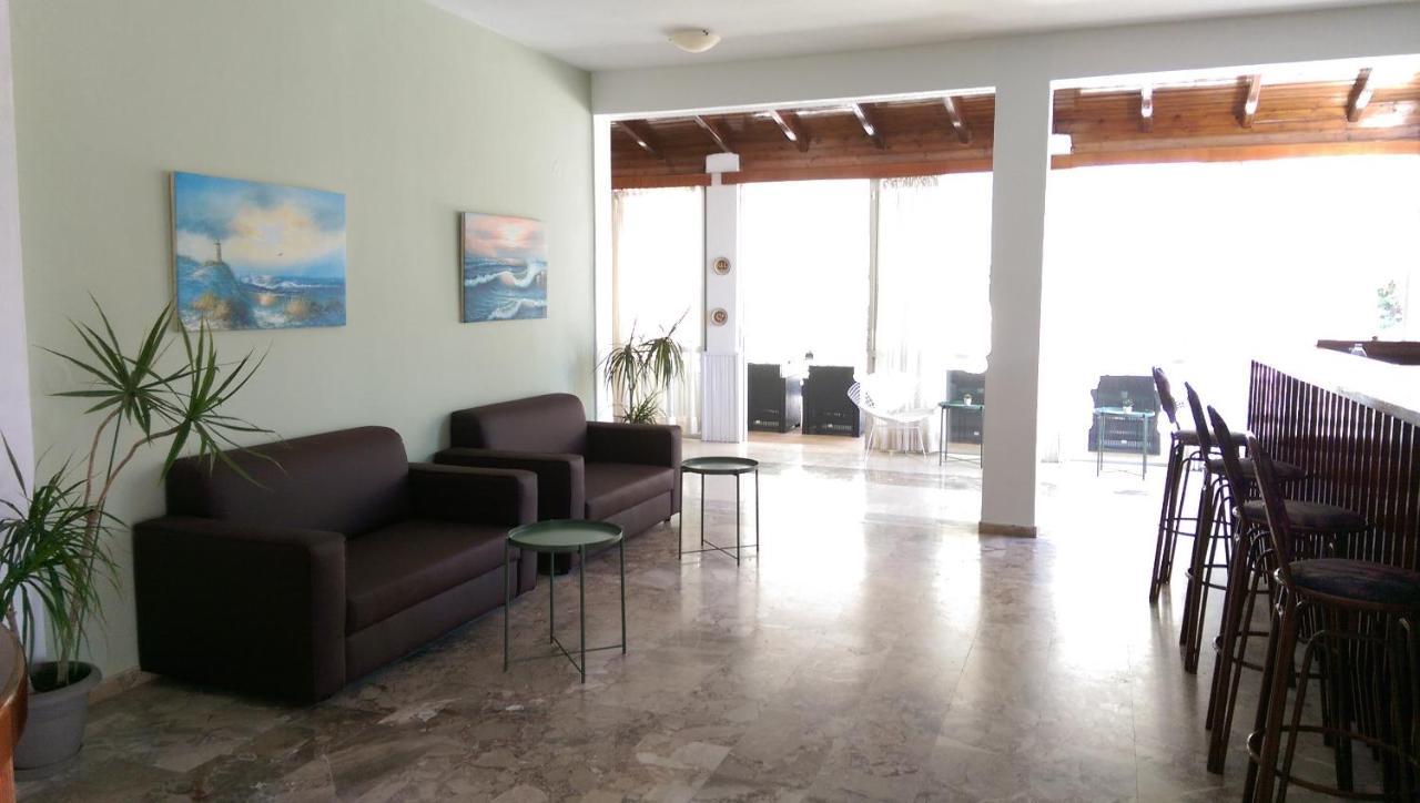 Tina Hotel Dassia  Bagian luar foto