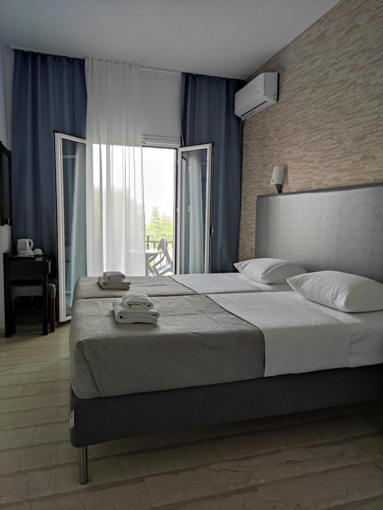 Tina Hotel Dassia  Bagian luar foto