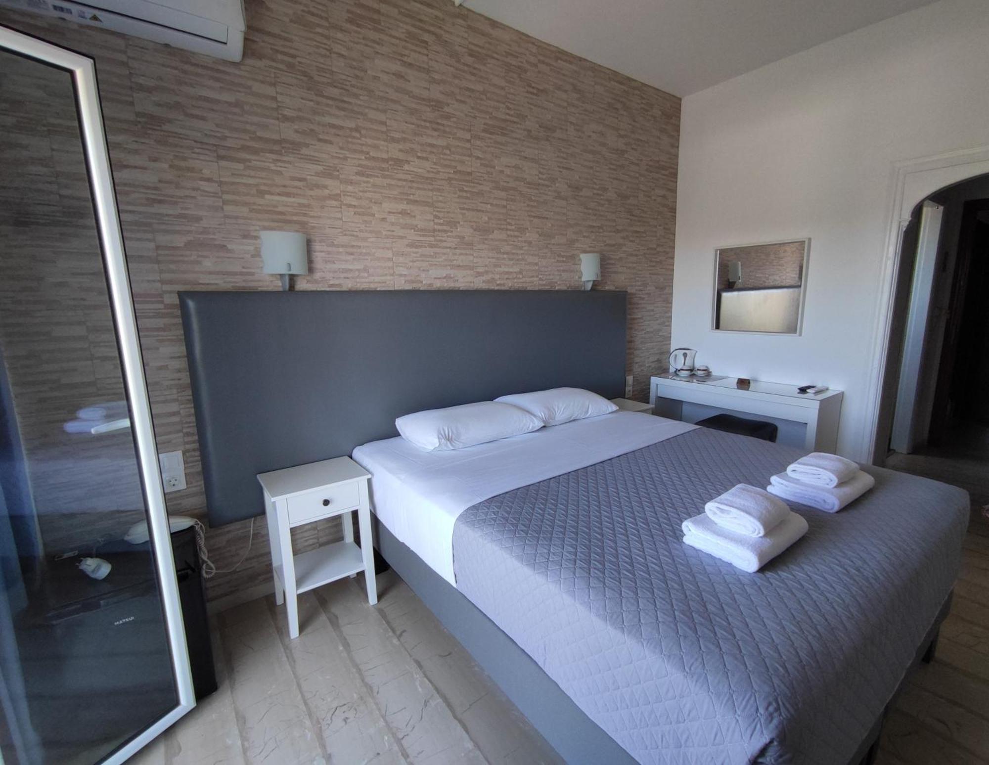 Tina Hotel Dassia  Bagian luar foto