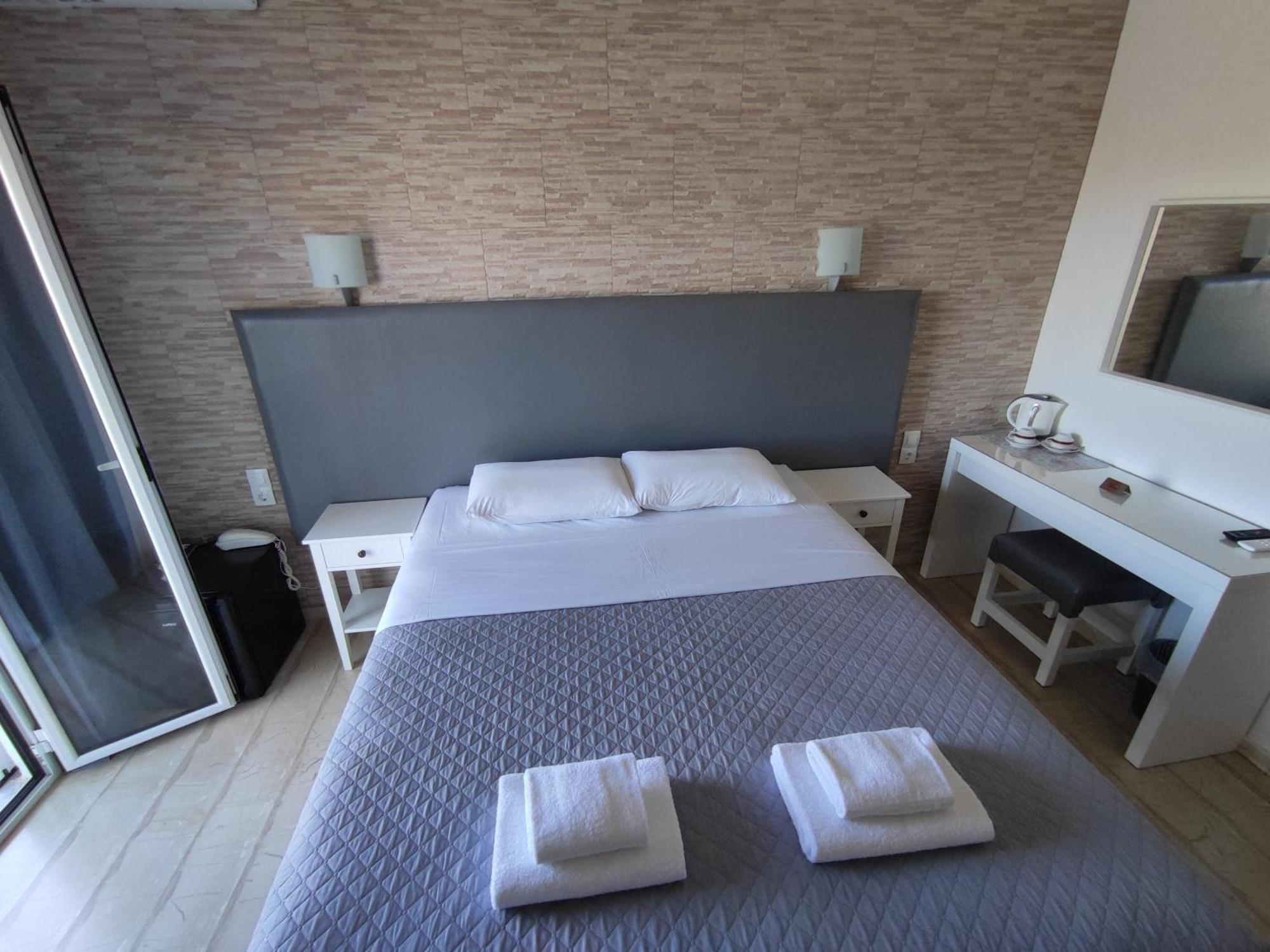 Tina Hotel Dassia  Bagian luar foto