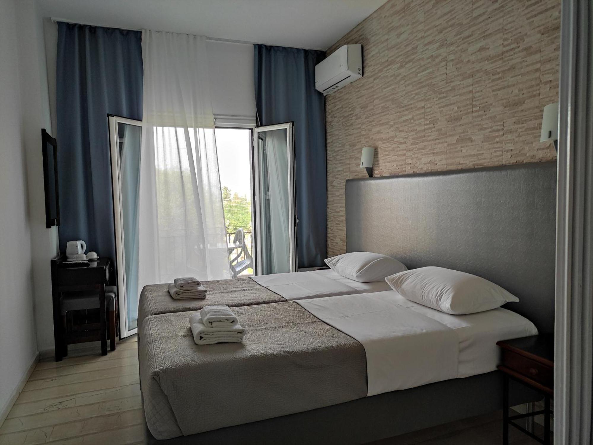 Tina Hotel Dassia  Bagian luar foto